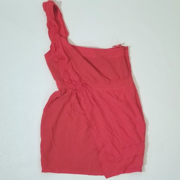 BCBGeneration Dresses & Skirts - BCBGeneration cocktail dress size 10 C8